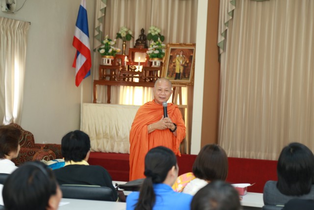 โครงการฝึกอบรมฯ “สมาธิสู่ความสำเร็จ ไม่ลองไม่รู้ฝึกดูเรื่องสมาธิ” โดย กองคลัง มร.ชม.