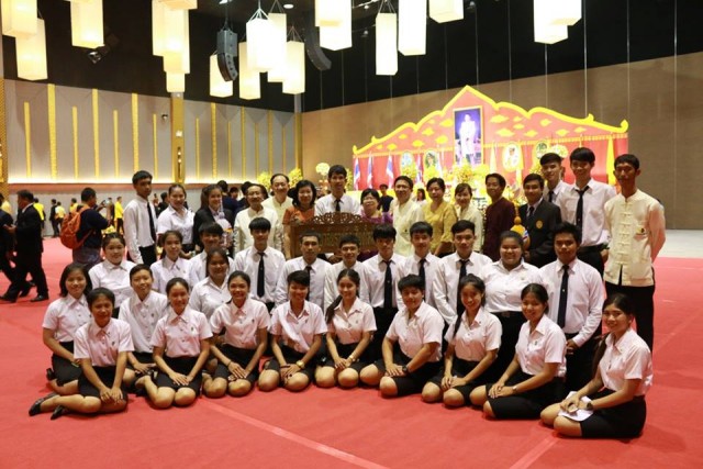 มร.ชม. ร่วมพิธีถวายเครื่องราชสักการะและจุดเทียนชัยถวายพระพรวันเฉลิมพระชนมพรรษาสมเด็จพระบรมโอรสาธิราชฯ