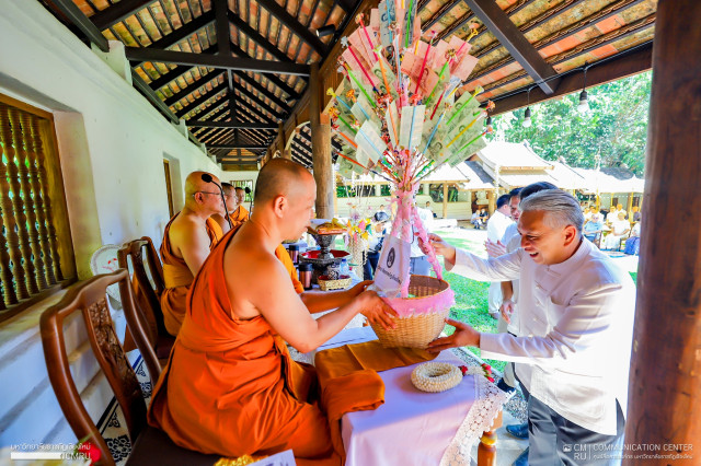 มหาวิทยาลัยราชภัฏเชียงใหม่ ร่วมพิธีทอดผ้ากฐินสามัคคีวัดผาลาด ประจำปี 2568