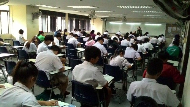 มร.ชม. ดำเนินการสอบคัดเลือกผู้สมัครศึกษาต่อ ป.ตรี ประจำปีการศึกษา 2559